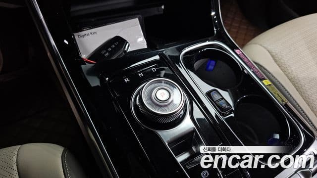 Kia Carnival 2022 — фото 8 из 20