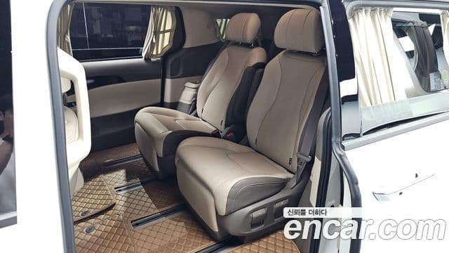 Kia Carnival 2022 — ფოტო 12/20