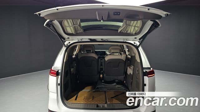 Kia Carnival 2022 — фото 20 из 20