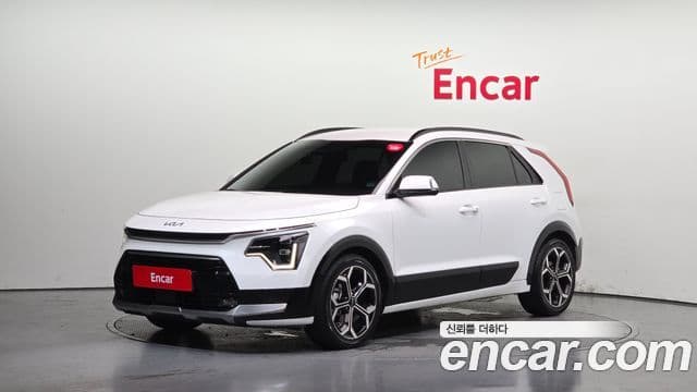 Kia Niro 2022 — Фото 1/20