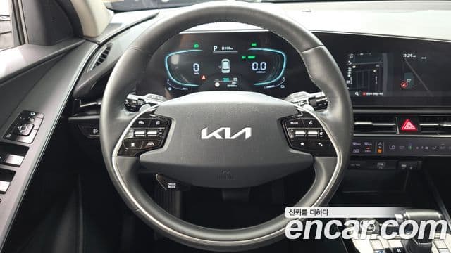 Kia Niro 2022 — Фото 13/20