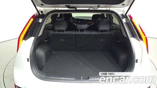 Kia Niro 2022 — Фото 19/20