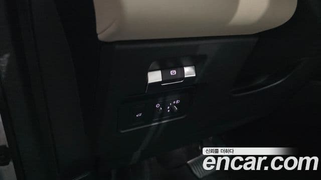 Land Rover Discovery Sport 2020 — Photo 15/41
