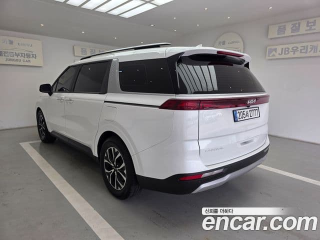 Kia Carnival 2023 — Фото 11/20
