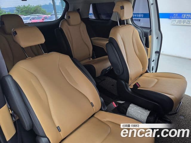 Kia Carnival 2023 — Фото 12/20