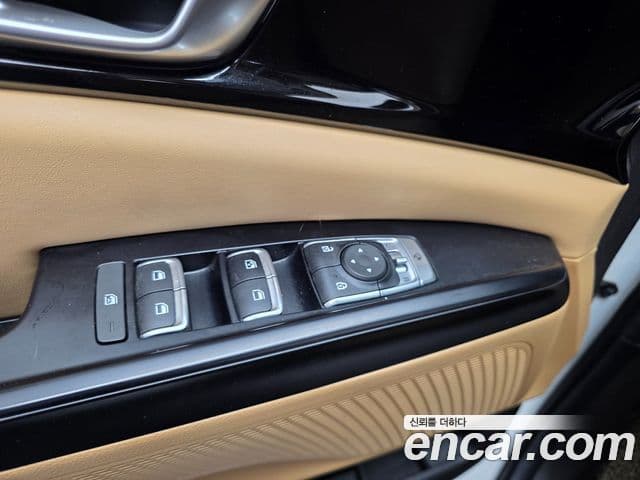 Kia Carnival 2023 — Фото 15/20
