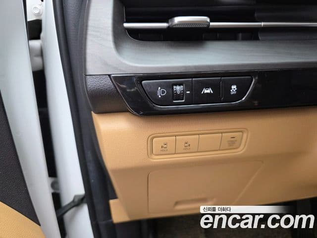 Kia Carnival 2023 — Фото 16/20