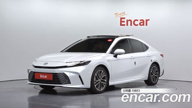 Toyota Camry 2025 — Şəkil 6/20