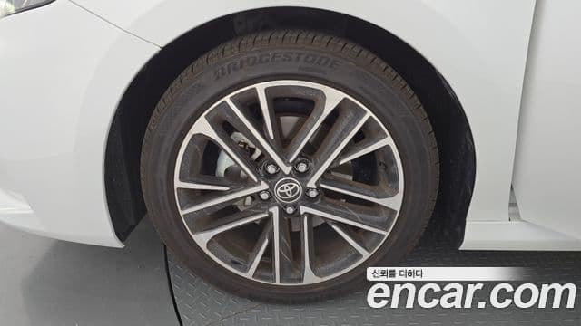 Toyota Camry 2025 — Şəkil 18/20