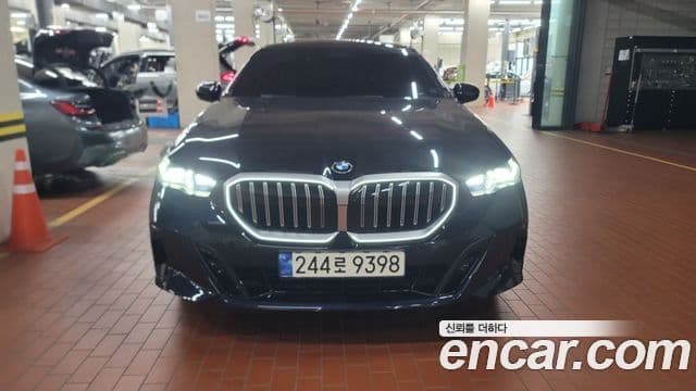 BMW 5 Series 2023 — Şəkil 8/8