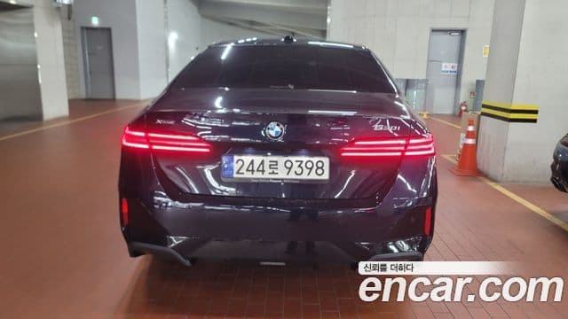 BMW 5 Series 2023 — Şəkil 2/8