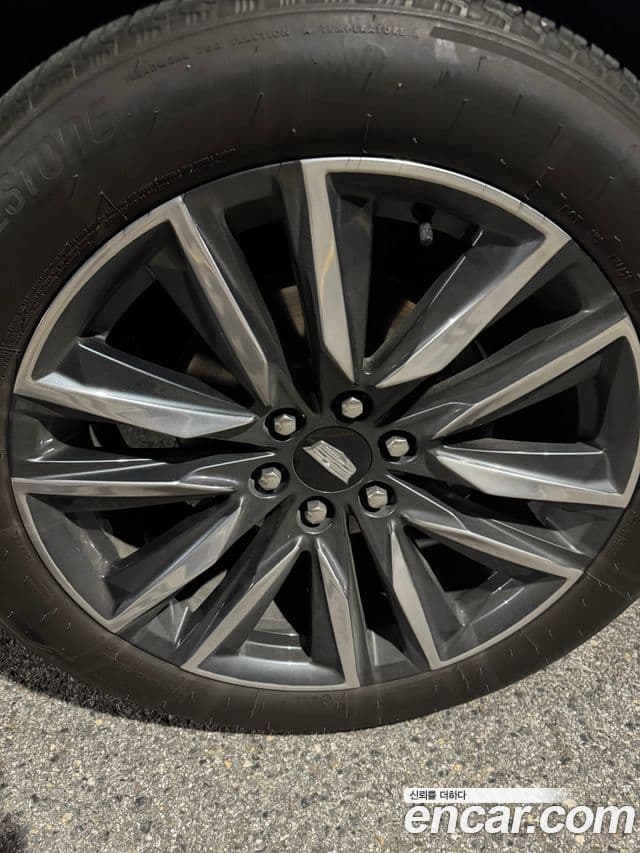 Cadillac Escalade 2023 — Photo 6/18