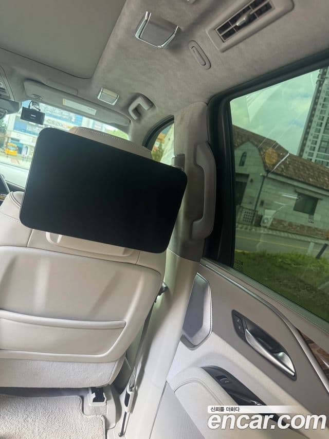Cadillac Escalade 2023 — Photo 3/18