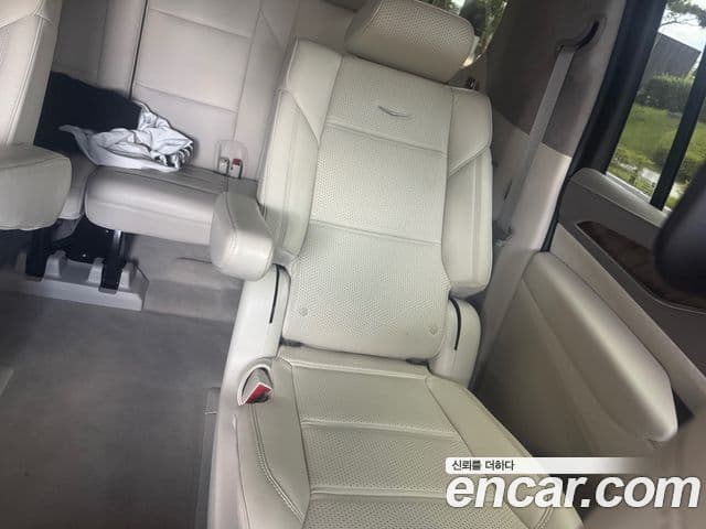 Cadillac Escalade 2023 — Photo 9/18