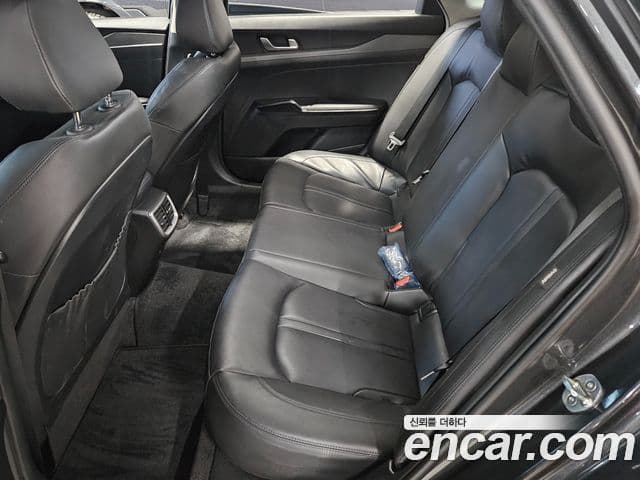 Kia K5 2022 — Şəkil 17/20