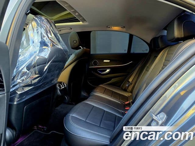 Mercedes-Benz E-Class 2018 — ფოტო 10/20
