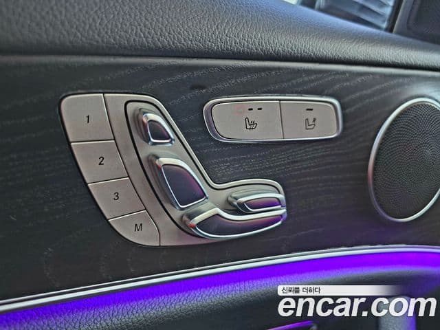 Mercedes-Benz E-Class 2018 — ფოტო 7/20