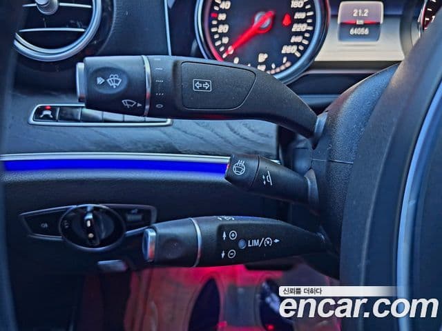 Mercedes-Benz E-Class 2018 — ფოტო 12/20