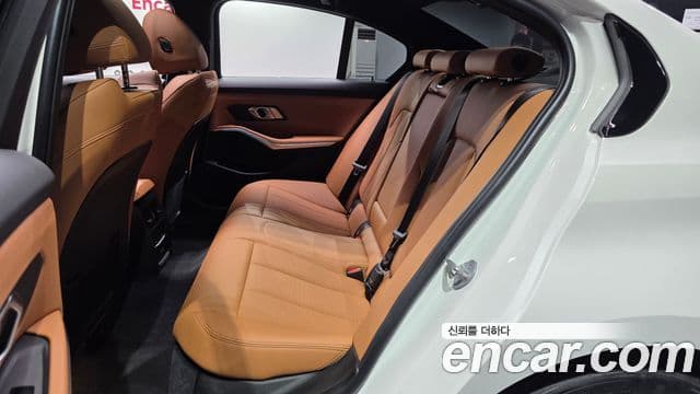 BMW 3 Series 2023 — Photo 2/31