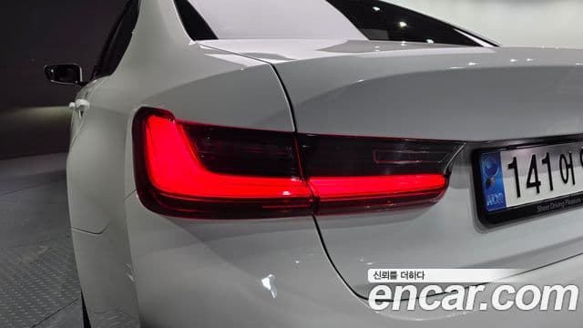 BMW 3 Series 2023 — Photo 23/31