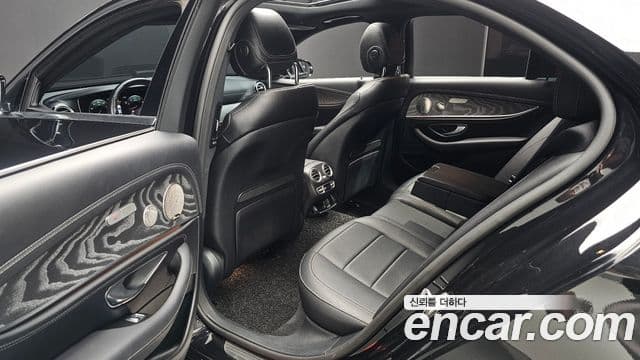 Mercedes-Benz E-Class 2022 — Şəkil 11/20