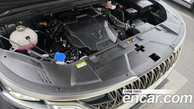 Kia Carnival 2023 — ფოტო 6/20