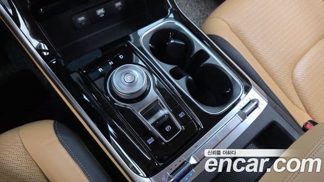 Kia Carnival 2023 — ფოტო 9/20