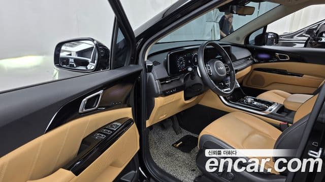 Kia Carnival 2023 — Şəkil 10/20