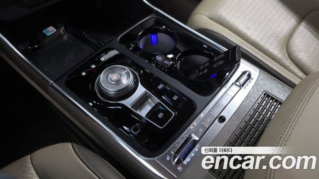 Kia Carnival 2024 — ფოტო 7/20