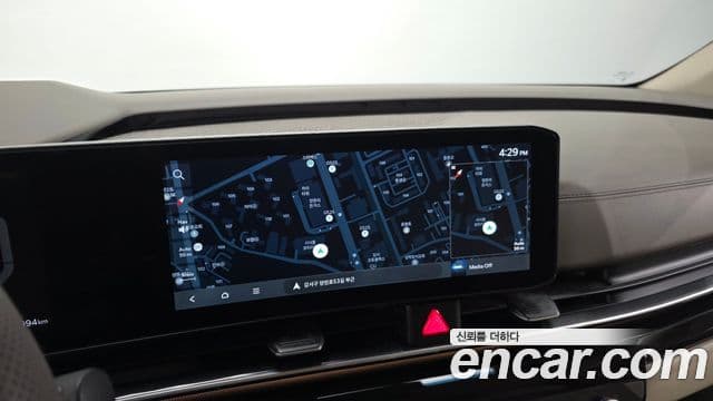 Kia Carnival 2024 — ფოტო 15/20