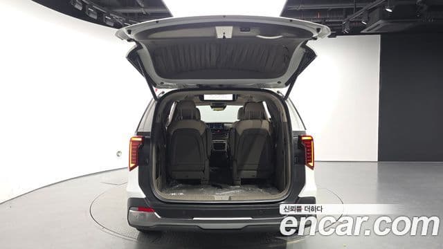 Kia Carnival 2024 — ფოტო 20/20