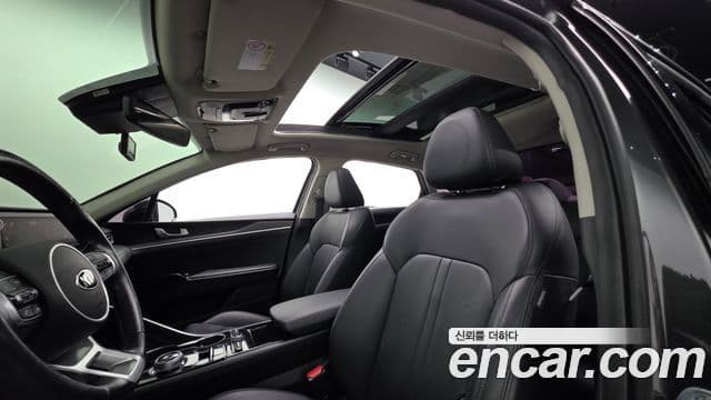 Kia K5 2020 — фото 17 из 20