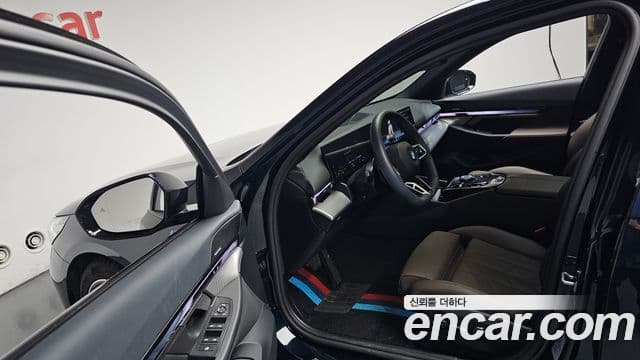 BMW 5 Series 2025 — ფოტო 9/20