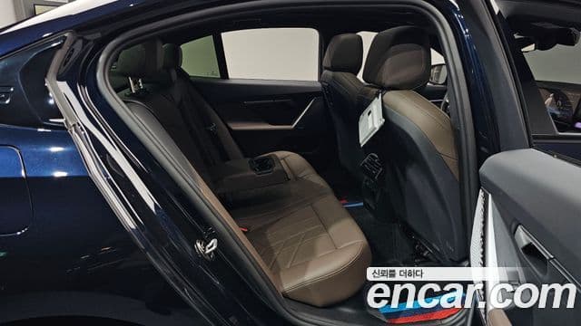 BMW 5 Series 2025 — ფოტო 12/20