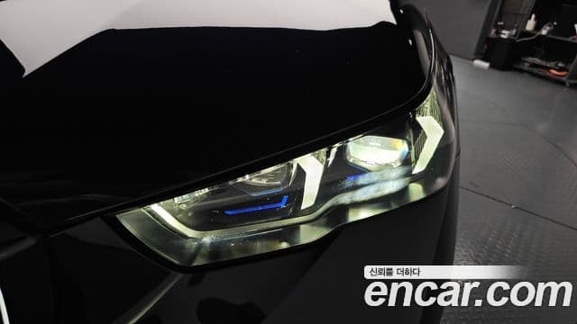 BMW 5 Series 2025 — Photo 28/41