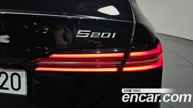 BMW 5 Series 2025 — Photo 17/41