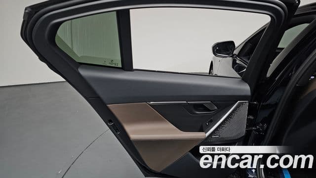 BMW 5 Series 2025 — Photo 9/41