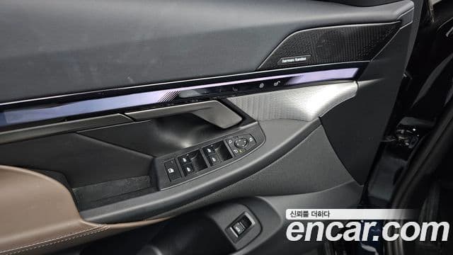 BMW 5 Series 2025 — Photo 15/41