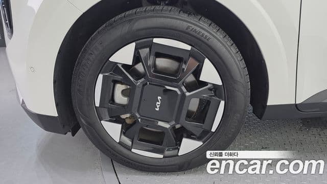 Kia Carnival 2024 — ფოტო 5/20