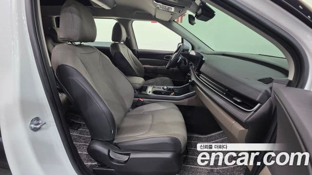 Kia Carnival 2024 — ფოტო 10/20