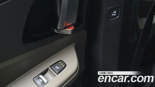 Kia Carnival 2024 — ფოტო 17/20