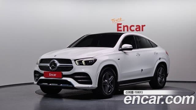 Mercedes-Benz GLE-Class 2021 — Фото 1/20