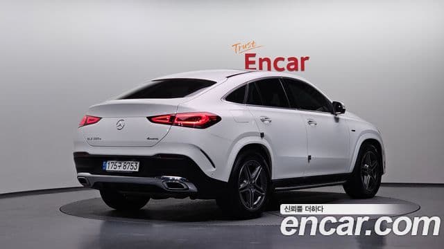 Mercedes-Benz GLE-Class 2021 — Фото 2/20