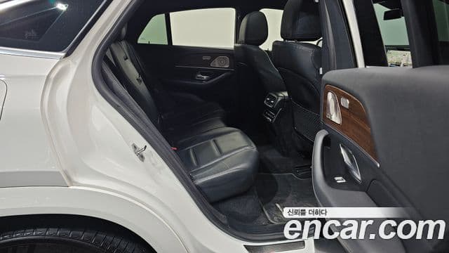 Mercedes-Benz GLE-Class 2021 — Фото 11/20