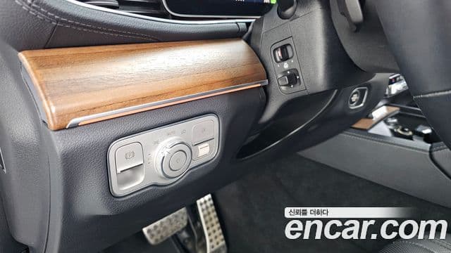 Mercedes-Benz GLE-Class 2021 — Photo 7/31