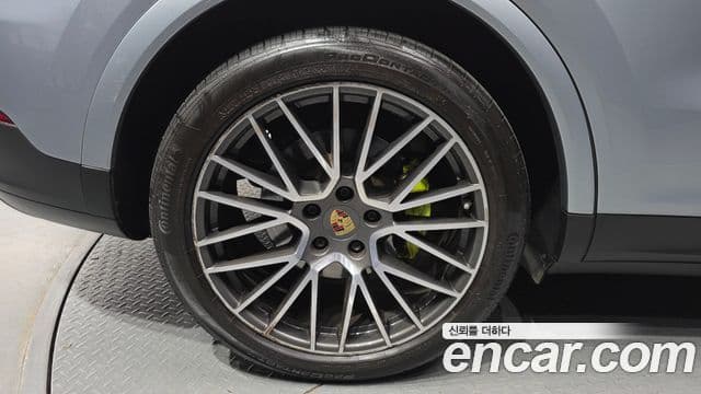 Porsche Cayenne 2021 — Şəkil 12/35