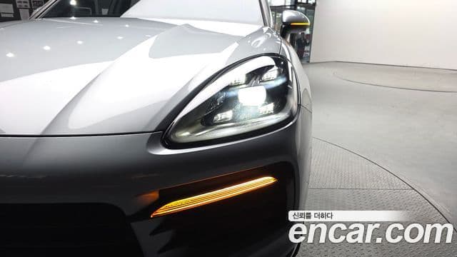 Porsche Cayenne 2021 — Şəkil 24/35
