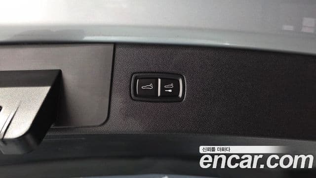 Porsche Cayenne 2021 — Şəkil 28/35