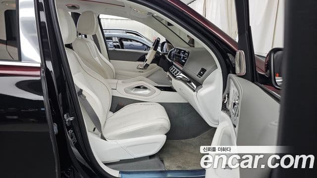 Mercedes-Benz GLS-Class 2023 — Фото 11/20