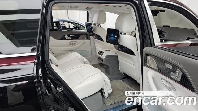 Mercedes-Benz GLS-Class 2023 — Фото 12/20